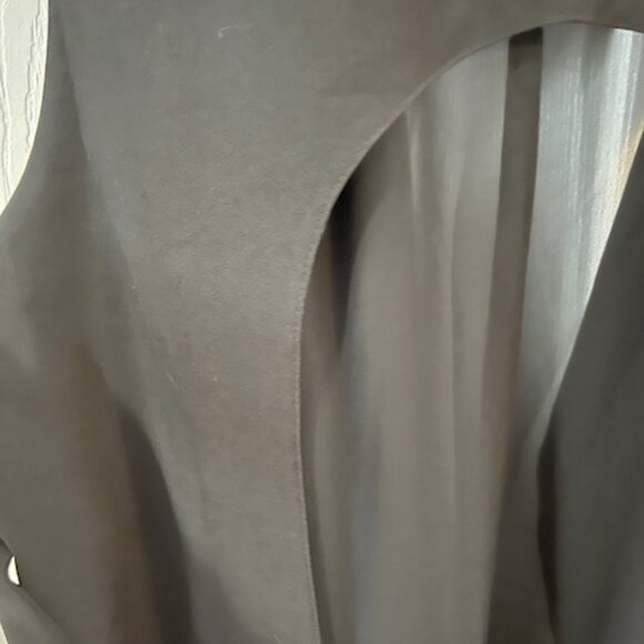 Chic long tunic style multi-media vest - Picture 5 of 6